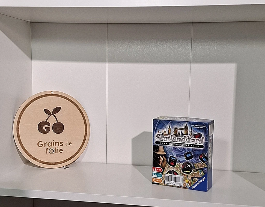 Ravensburger - Scotland Yard Hunting Mister X